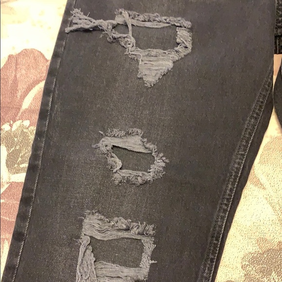 Distressed Jeans - Picture 3 of 5